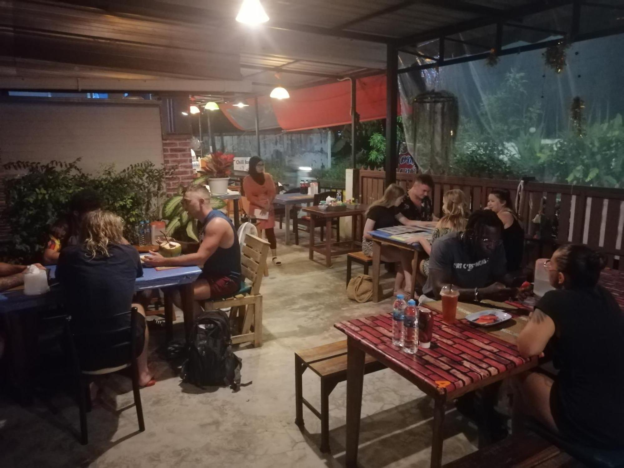 Chill Land House Hotel Bang Tao Beach  Buitenkant foto
