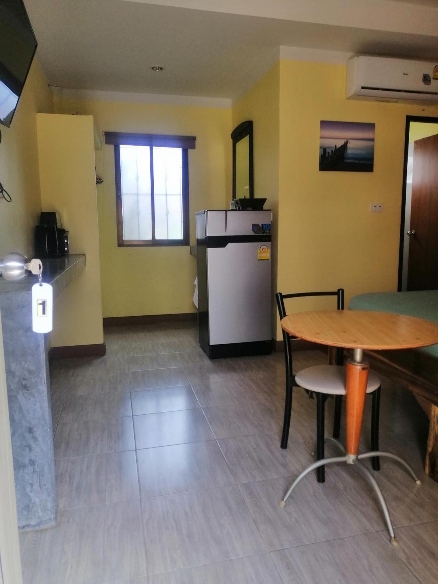 Chill Land House Hotel Bang Tao Beach  Buitenkant foto