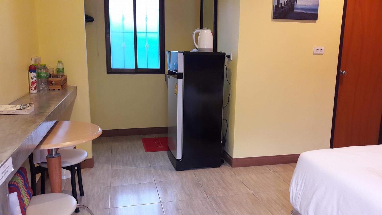 Chill Land House Hotel Bang Tao Beach  Buitenkant foto