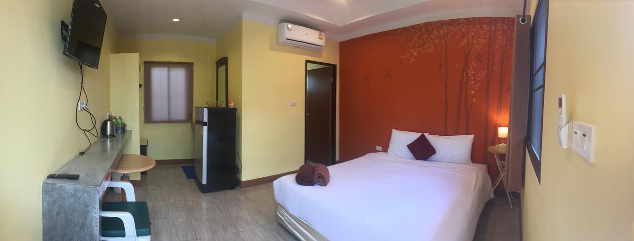 Chill Land House Hotel Bang Tao Beach  Buitenkant foto