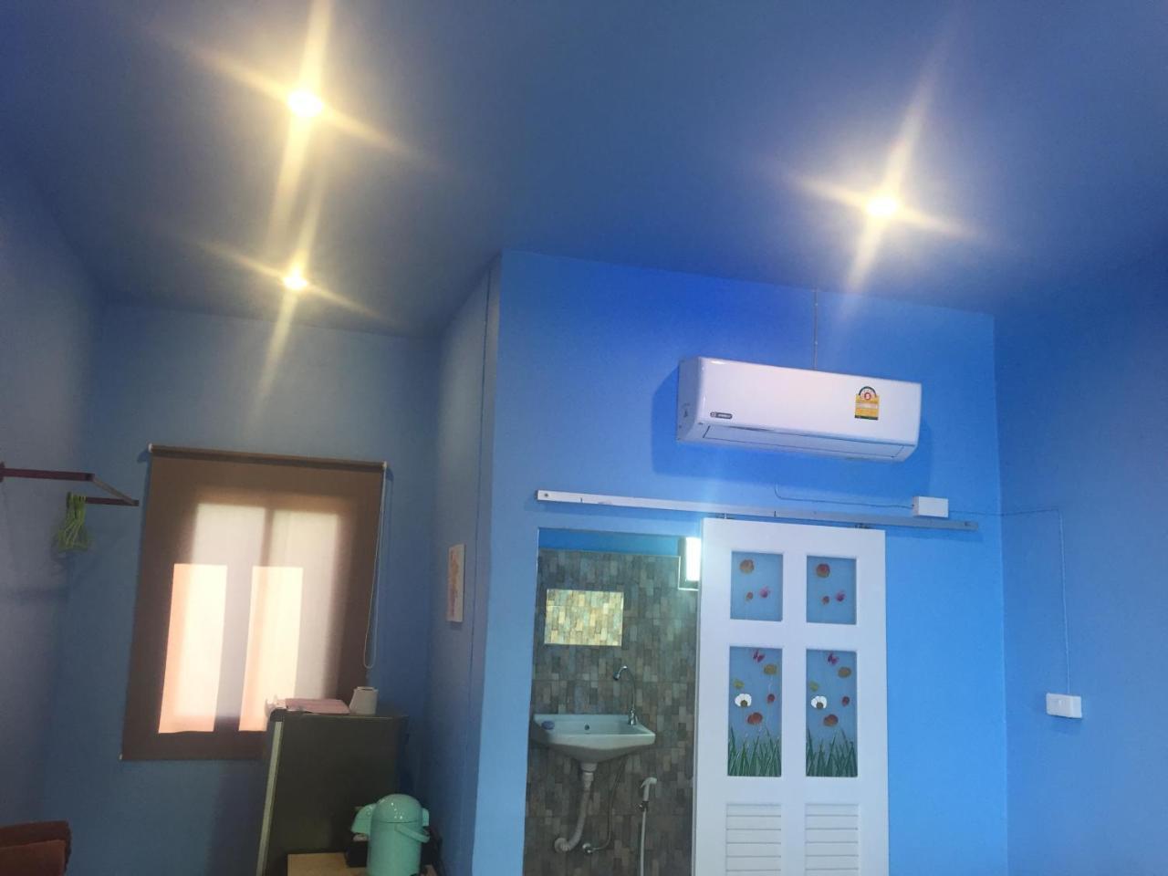 Chill Land House Hotel Bang Tao Beach  Buitenkant foto